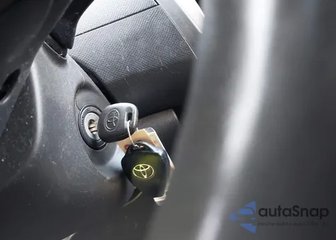 2010 Toyota Yaris из США, поврежденный, VIN JTDJT4K38A5314607